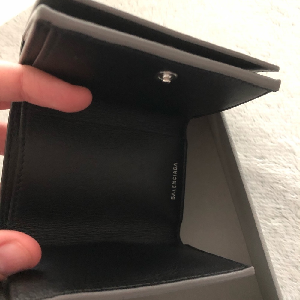 Balenciaga Everyday Mini Trifold Glitter Wallet - Picture 11 of 16